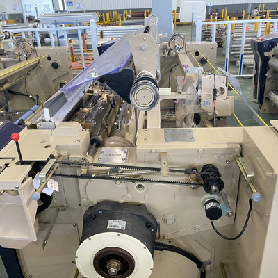 360 سم Air Jet تلوح في الأفق Staubli Cam Dobby Shedding Air Jet Textile Machine