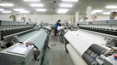 1000 دورة في الدقيقة غير المنسوجة الآلات عادي دوبي ذرف النسيج الهواء النفاث المنوال