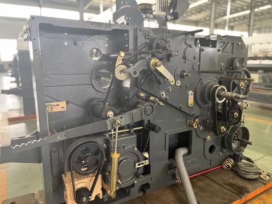 ستارة بوليستر عالية السرعة تلوح في الأفق 1000 دورة في الدقيقة نسيج ذكي نسج Water Jet Loom Dobby